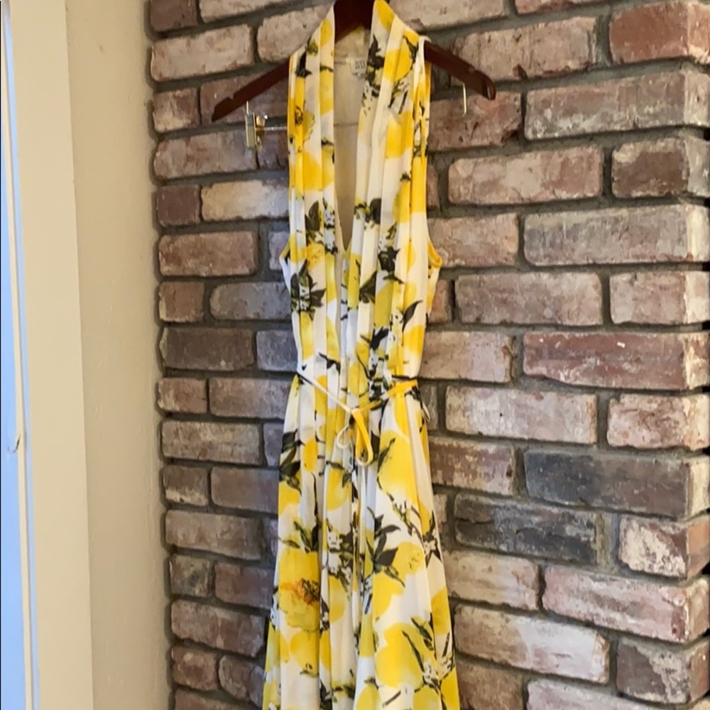 So pretty lemon dress for any occasion